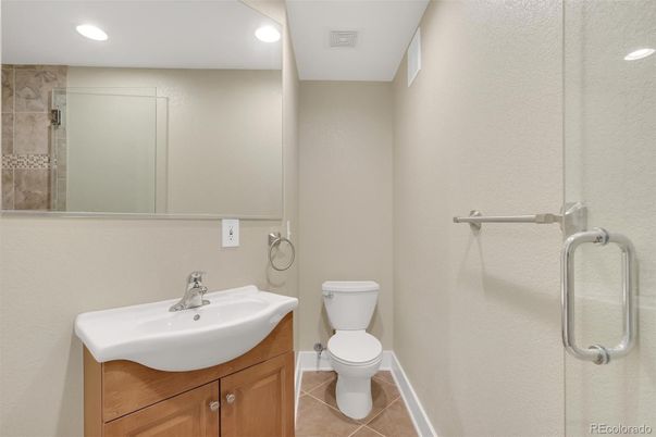 Bathroom, Interior, Recessed Lighting