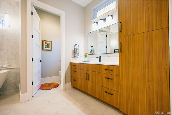 Bathroom, Dual Sink Vanities, Interior