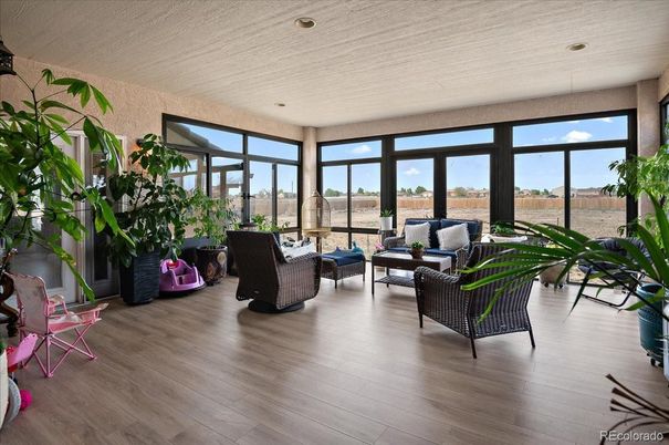 Interior, Living room, Recessed Lighting, Sun Room, Wood Texture Flooring