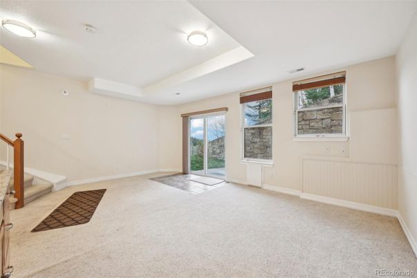 Empty room, Interior