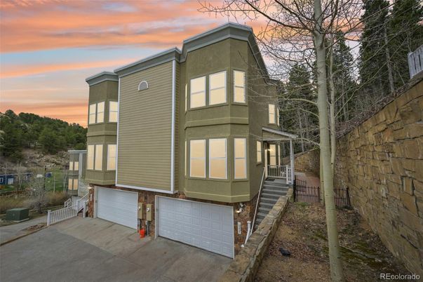 Attached, Exterior, Facade, Modern