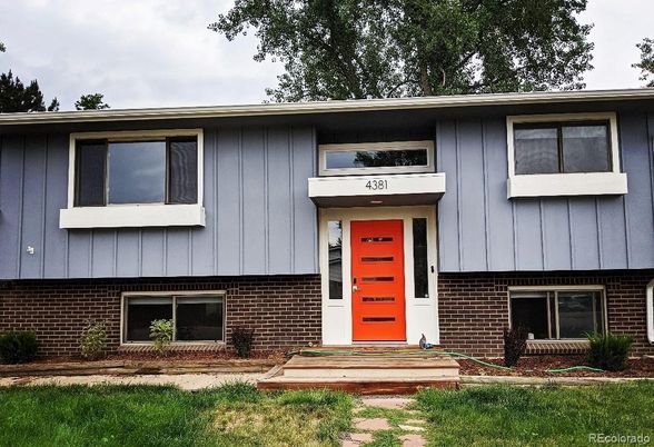 Exterior, Facade, Brick Facade, Raised Ranch