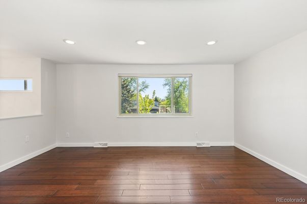 Empty room, Interior, Recessed Lighting, Wood Texture Flooring