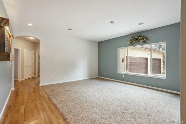 Empty room, Interior, Recessed Lighting, Wood Texture Flooring