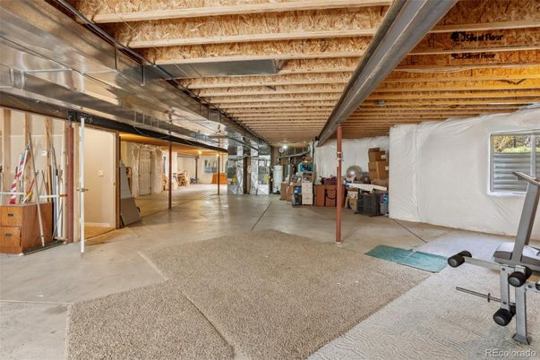 Fitness Equipment, Interior, Wooden Beams