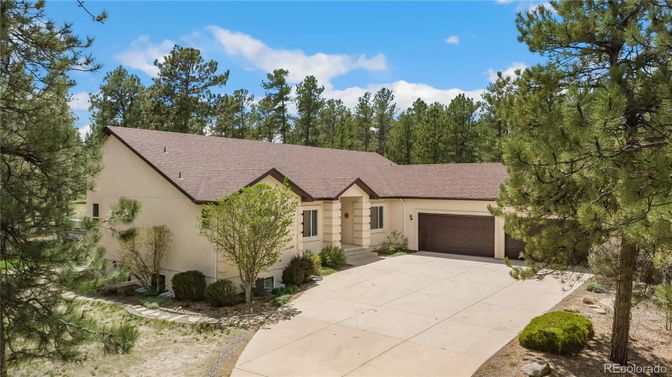 Attached, Exterior, Facade, Ranch