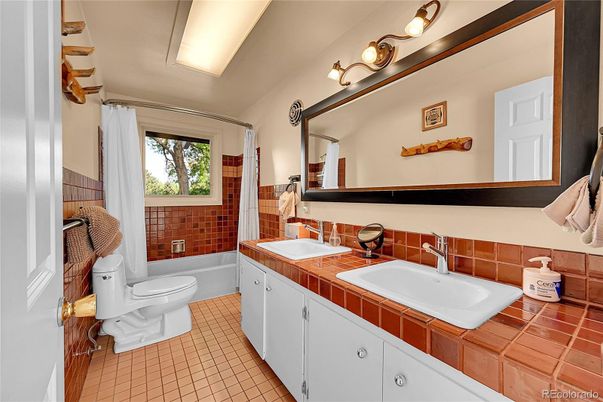 Bathroom, Interior, Tile Countertops