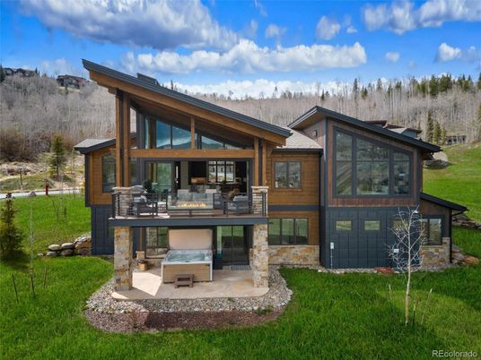 Backyard, Exterior, Facade, Modern