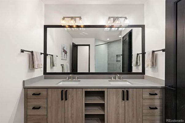 Bathroom, Dual Sink Vanities, Interior