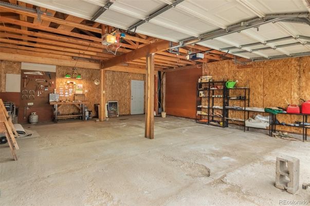 Garage, Interior, Wooden Beams