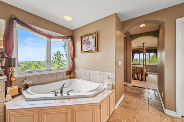 Bathroom, Interior, Recessed Lighting, Tile Countertops