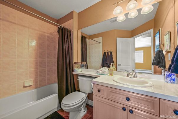 Bathroom, Interior, Tile Countertops