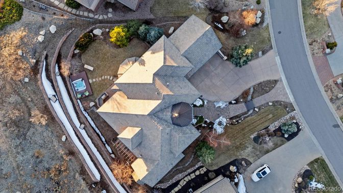 Exterior, Drone