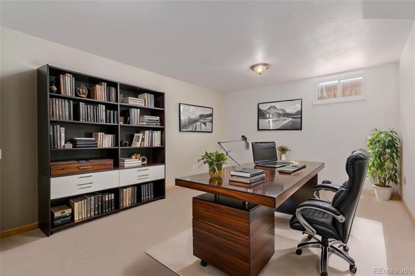 Home Office, Interior
