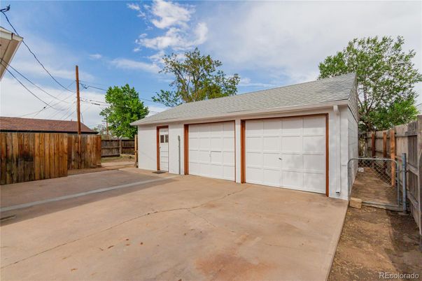 Detached Garage, Exterior