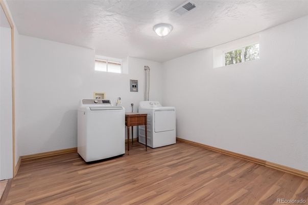 Interior, Washer, Wood Texture Flooring