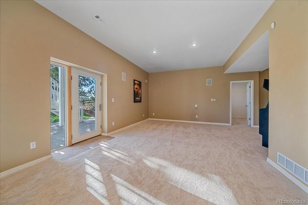 Empty room, Interior, Recessed Lighting