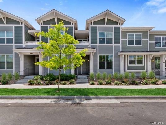 Exterior, Facade, American Craftsman