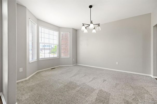 Empty room, Interior, Pendant Lights