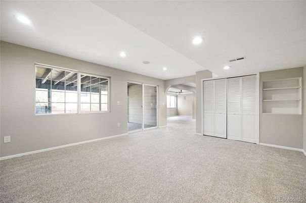 Empty room, Interior, Recessed Lighting