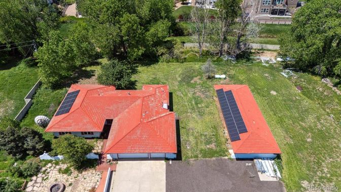 Exterior, Drone