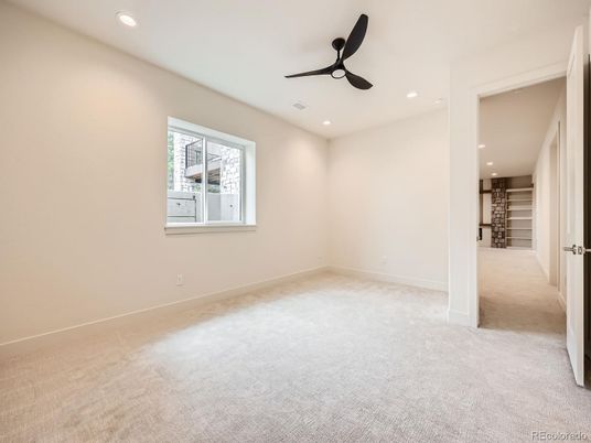 Empty room, Interior, Recessed Lighting
