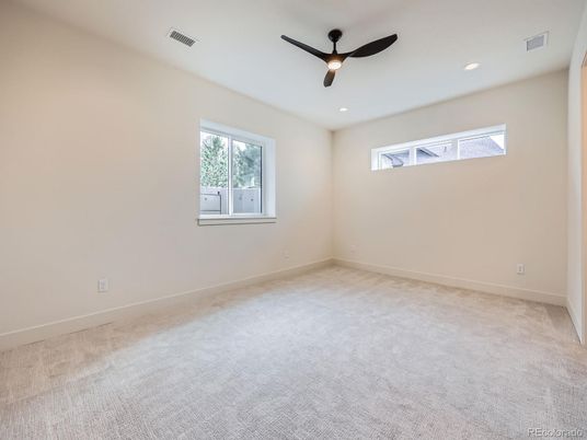 Empty room, Interior, Recessed Lighting