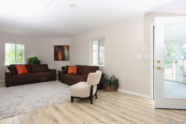 Interior, Living room, Recessed Lighting, Wood Texture Flooring