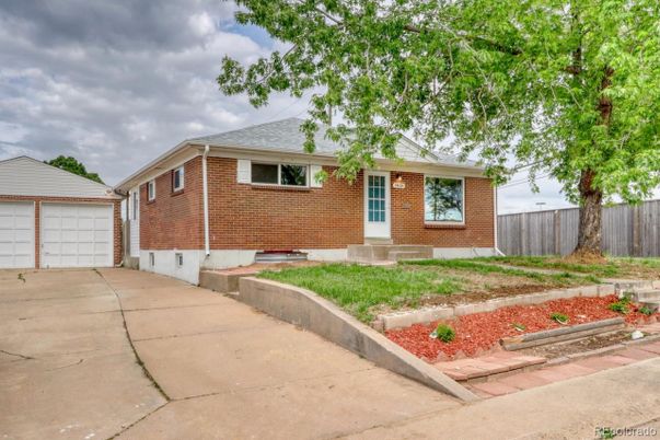 Detached Garage, Exterior