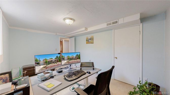 Home Office, Interior