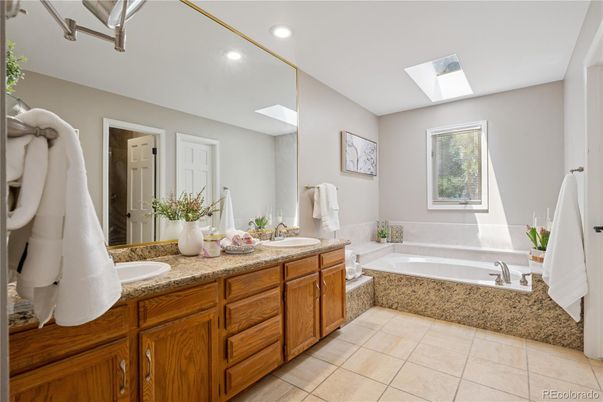 Bathroom, Dual Sink Vanities, Interior, Recessed Lighting