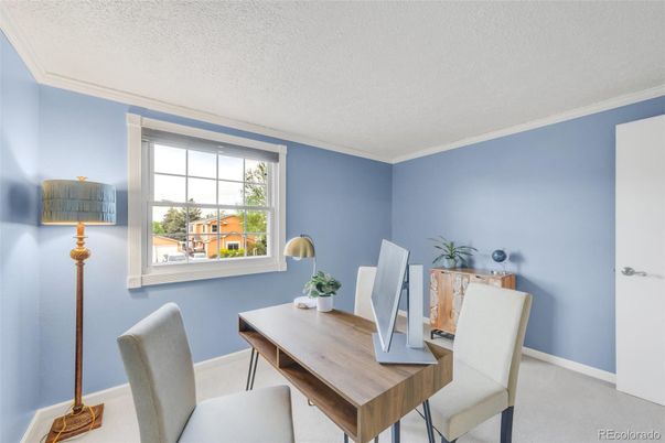 Home Office, Interior