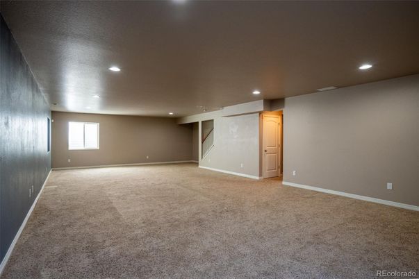 Empty room, Interior, Recessed Lighting