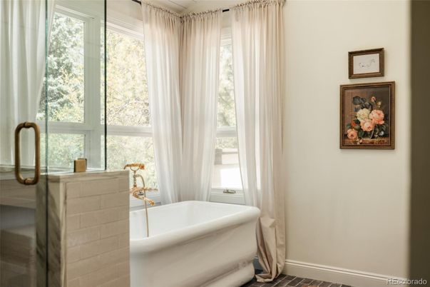 Bathroom, Free Standing Baths, Interior