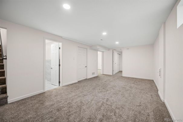 Empty room, Interior, Recessed Lighting