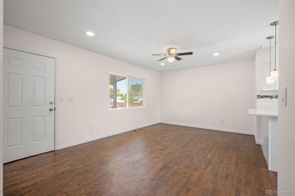 Empty room, Interior, Pendant Lights, Recessed Lighting, Wood Texture Flooring