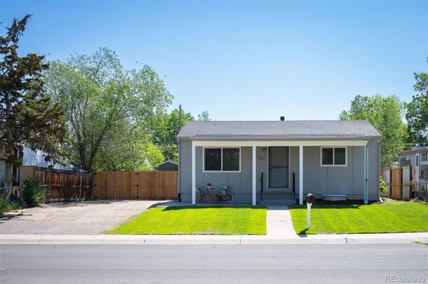 Backyard, Exterior, Facade, Ranch