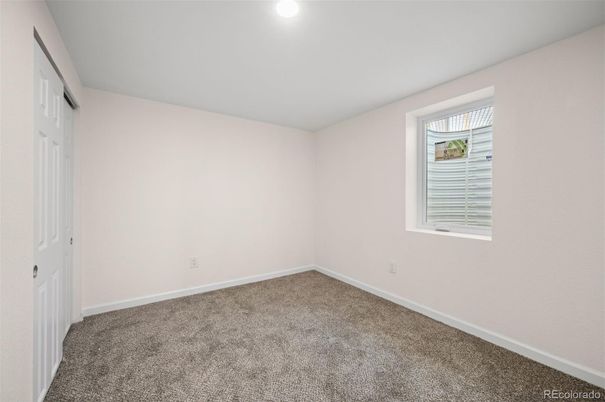 Empty room, Interior