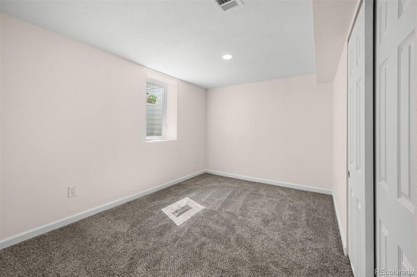 Empty room, Interior, Recessed Lighting