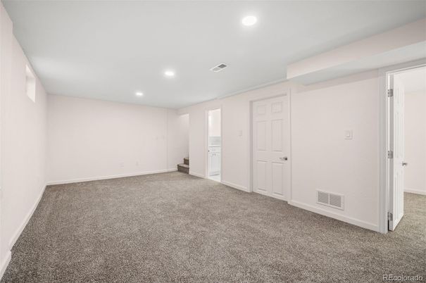 Empty room, Interior, Recessed Lighting