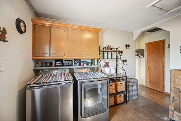 Interior, Washer, Wood Texture Flooring