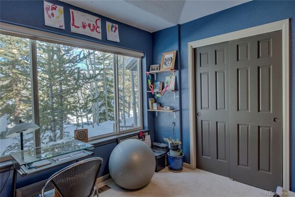 Home Office, Interior
