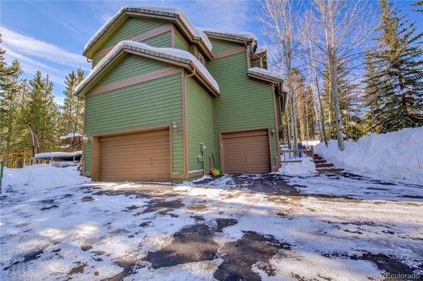 Attached, Exterior, Facade, American Craftsman