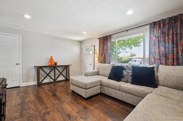 Interior, Living room, Recessed Lighting, Wood Texture Flooring