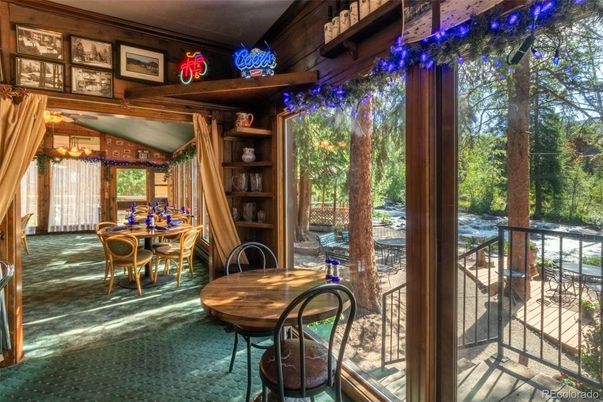 Dining room, Interior