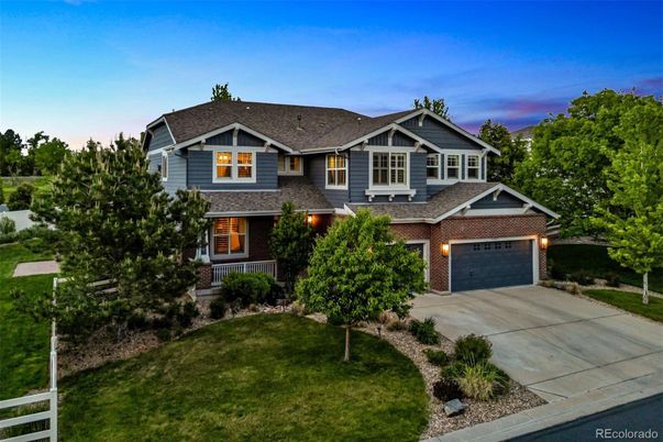 Attached, Exterior, Facade, American Craftsman