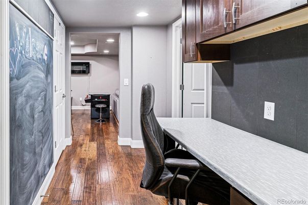Home Office, Interior, Recessed Lighting, Wood Texture Flooring
