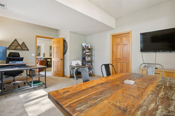 Home Office, Interior
