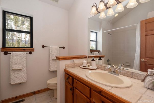 Bathroom, Interior, Tile Countertops