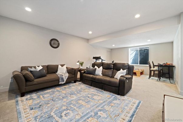 Fitness Equipment, Interior, Living room, Recessed Lighting